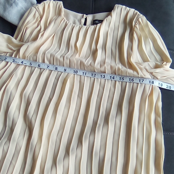 Pleated  Accordion Pleats Style Swing Top - Picture 12 of 16